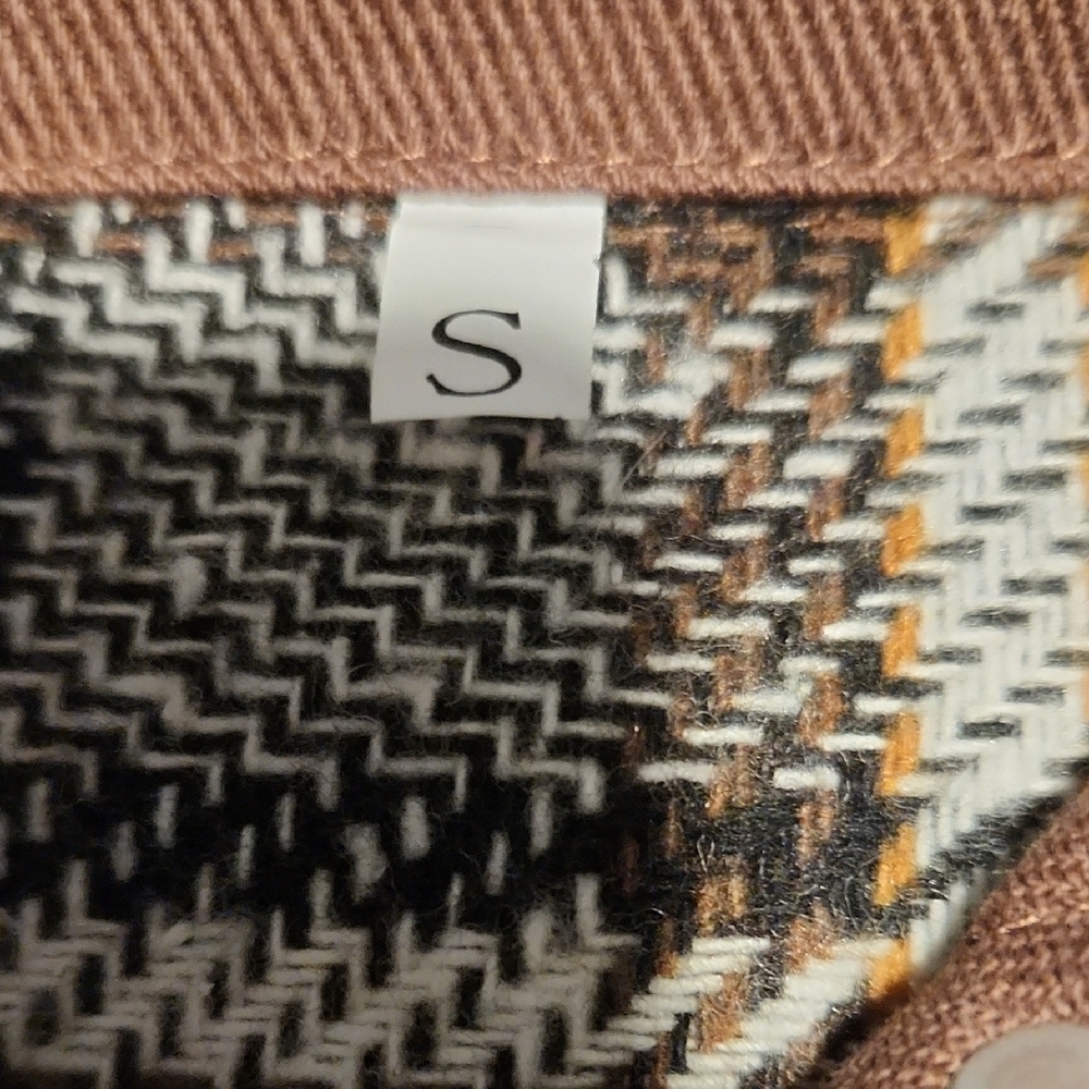 Shacket - Picture 3 of 3